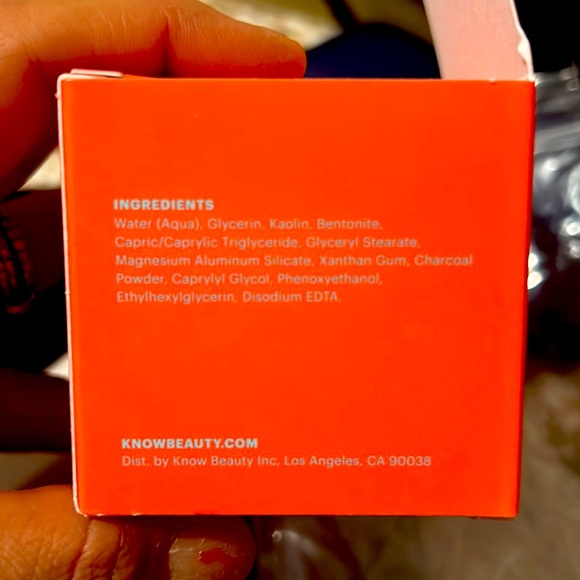 KNOW DETOXIFYING CHARCOAL MASK - Picture 3 of 5